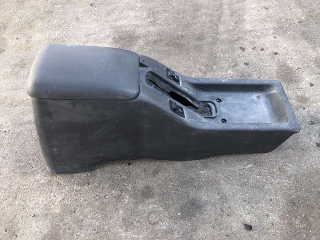 bontott MITSUBISHI L 200 Könyöklő