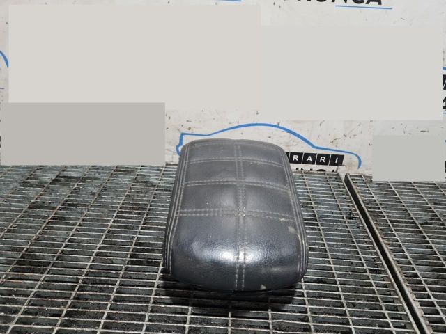 bontott MITSUBISHI L 200 Könyöklő