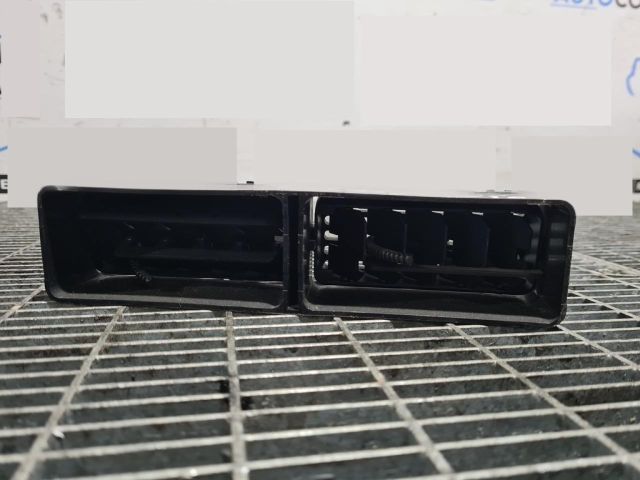 bontott MITSUBISHI L 200 Középső Szellőző