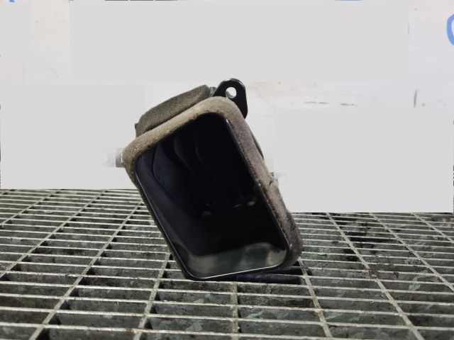 bontott MITSUBISHI L 200 Középső Szellőző