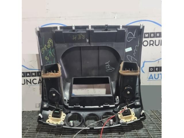 bontott MITSUBISHI L 200 Középső Szellőző