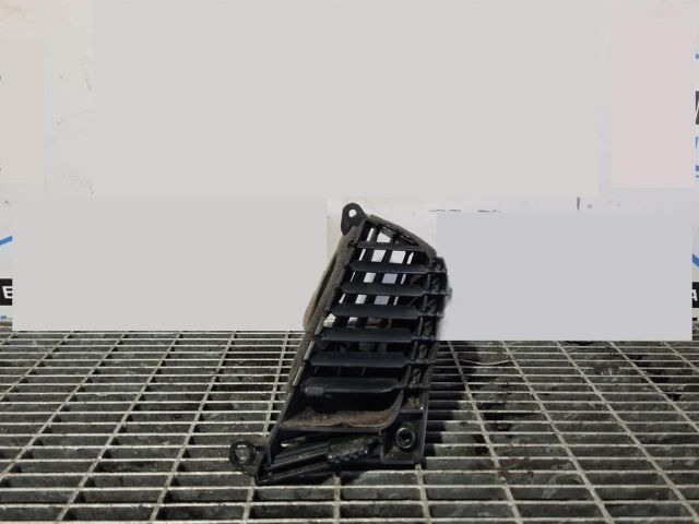 bontott MITSUBISHI L 200 Középső Szellőző