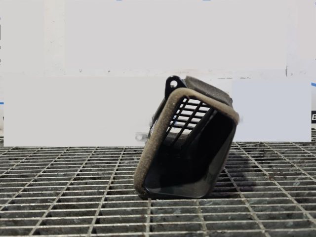 bontott MITSUBISHI L 200 Középső Szellőző