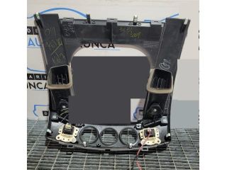 bontott MITSUBISHI L 200 Középső Szellőző