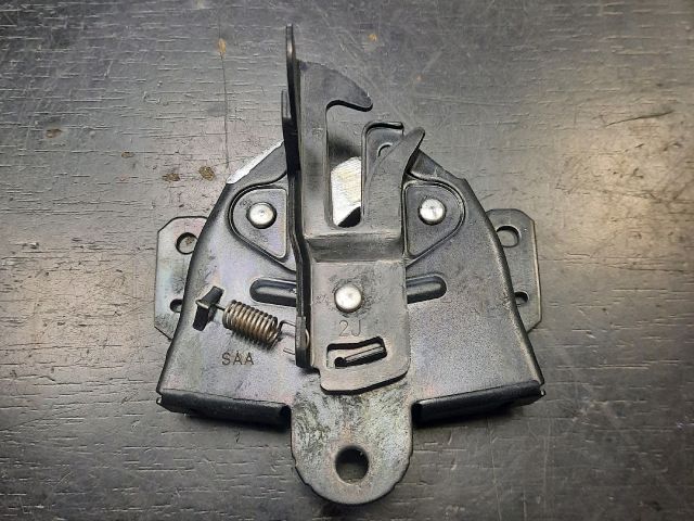 bontott MITSUBISHI L 200 Motorháztető Zárszerkezet