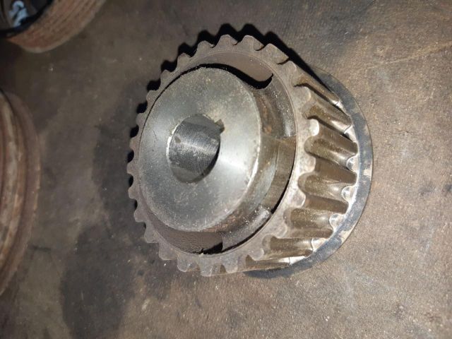 bontott MITSUBISHI L 200 Nagynyomású Szivattyú Bordáskerék / Lánckerék