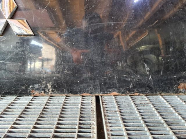 bontott MITSUBISHI L 200 Plató Ajtó