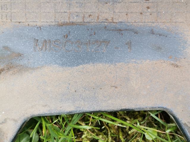 bontott MITSUBISHI L 200 Rendszámtábla Tartó