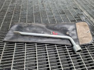 bontott MITSUBISHI L 200 Szerszámkészlet