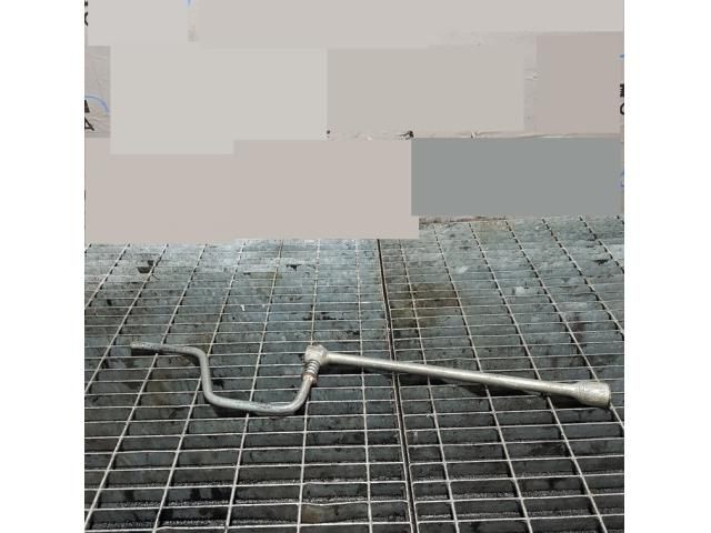 bontott MITSUBISHI L 200 Szerszámkészlet