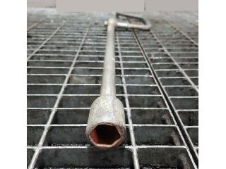 bontott MITSUBISHI L 200 Szerszámkészlet