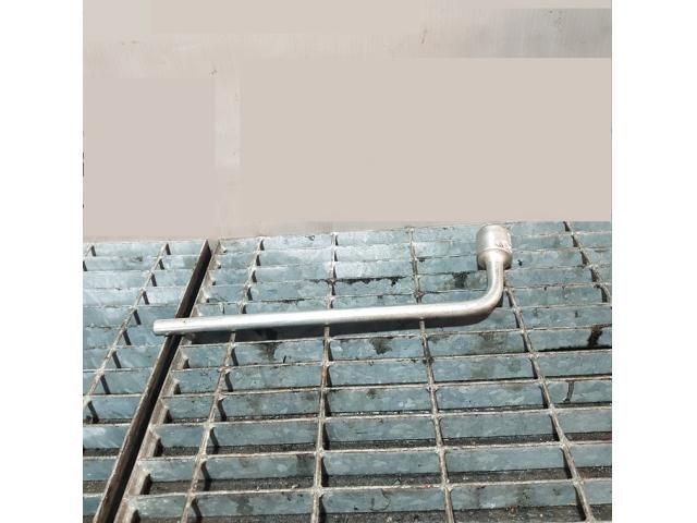 bontott MITSUBISHI L 200 Szerszámkészlet