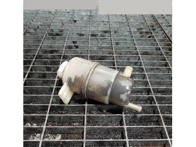 bontott MITSUBISHI L 200 Szervóolaj Tartály