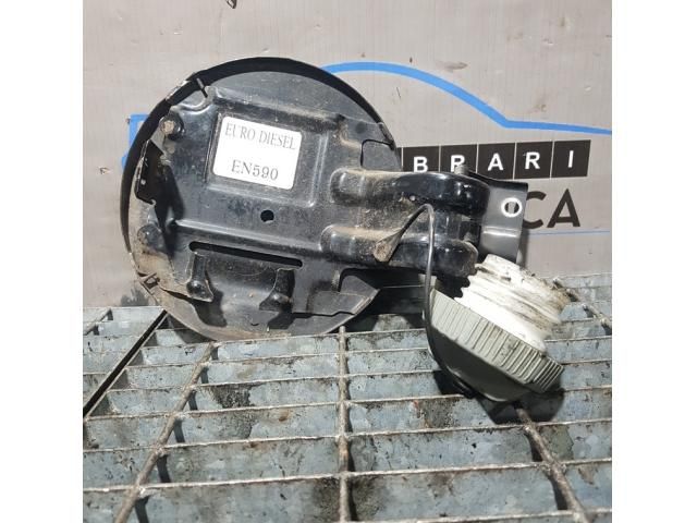 bontott MITSUBISHI L 200 Tankajtó