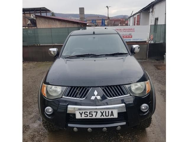 bontott MITSUBISHI L 200 Tankajtó