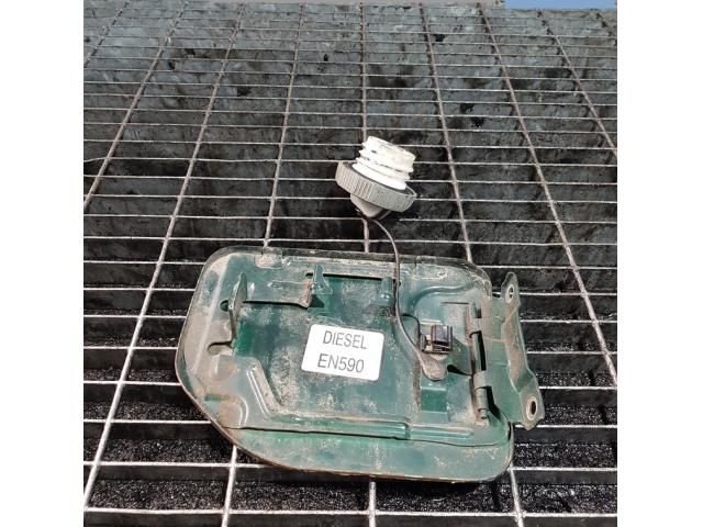 bontott MITSUBISHI L 200 Tankajtó