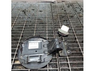 bontott MITSUBISHI L 200 Tankajtó