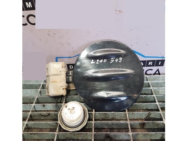 bontott MITSUBISHI L 200 Tankajtó