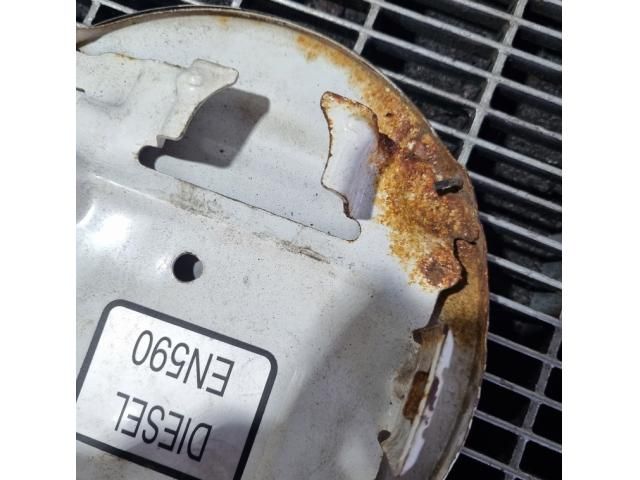 bontott MITSUBISHI L 200 Tankajtó