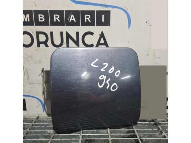 bontott MITSUBISHI L 200 Tankajtó