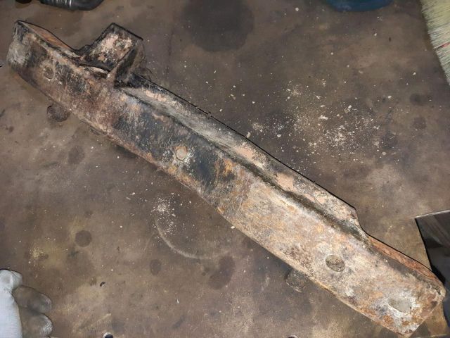 bontott MITSUBISHI L 200 Tartó Bak