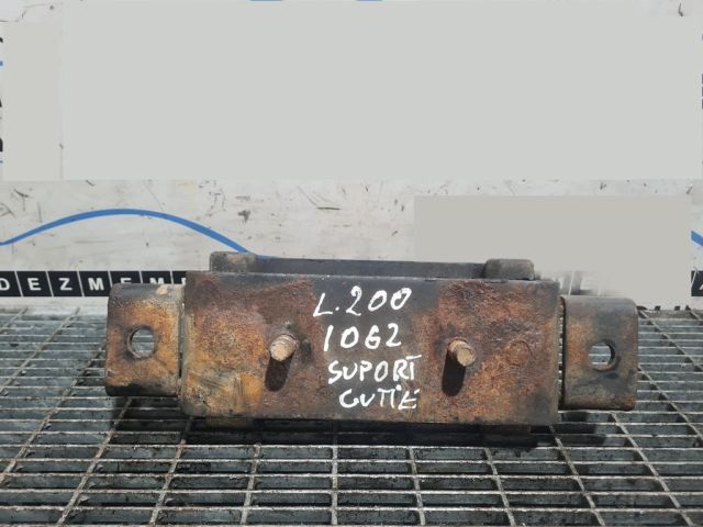 bontott MITSUBISHI L 200 Tartó Bak