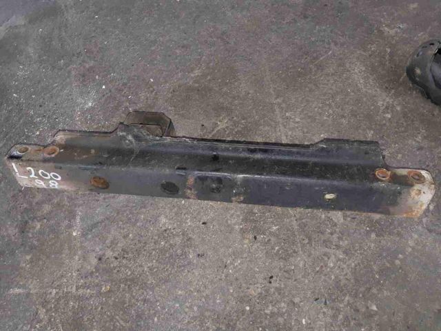 bontott MITSUBISHI L 200 Tartó Bak