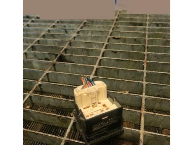 bontott MITSUBISHI L 200 Tükör Kapcsoló