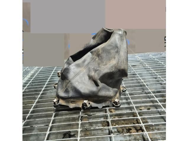 bontott MITSUBISHI L 200 Váltószoknya