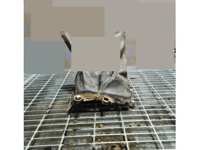 bontott MITSUBISHI L 200 Váltószoknya