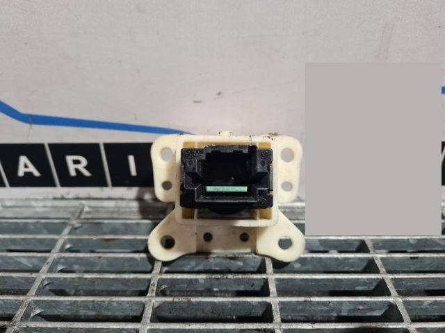 bontott MITSUBISHI L 200 Vészvillogó Kapcsoló