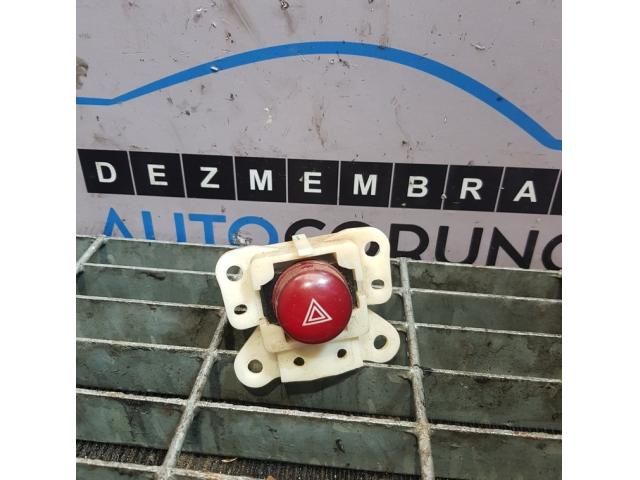 bontott MITSUBISHI L 200 Vészvillogó Kapcsoló