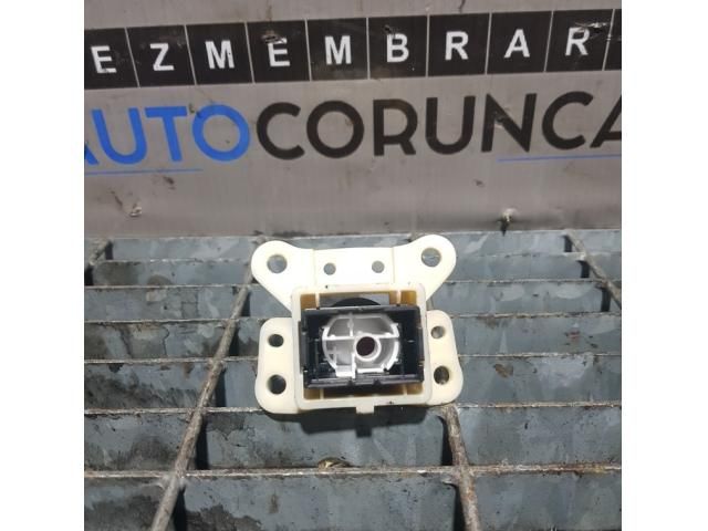 bontott MITSUBISHI L 200 Vészvillogó Kapcsoló