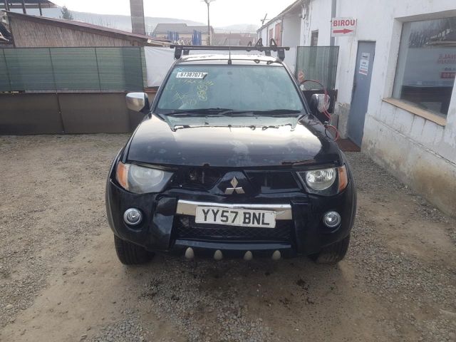 bontott MITSUBISHI L 200 Vészvillogó Kapcsoló