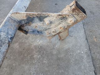 bontott MITSUBISHI L 200 Vonóhorog