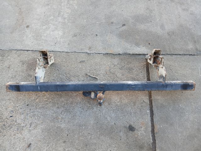 bontott MITSUBISHI L 200 Vonóhorog