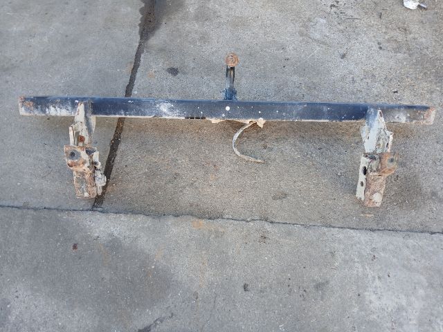 bontott MITSUBISHI L 200 Vonóhorog