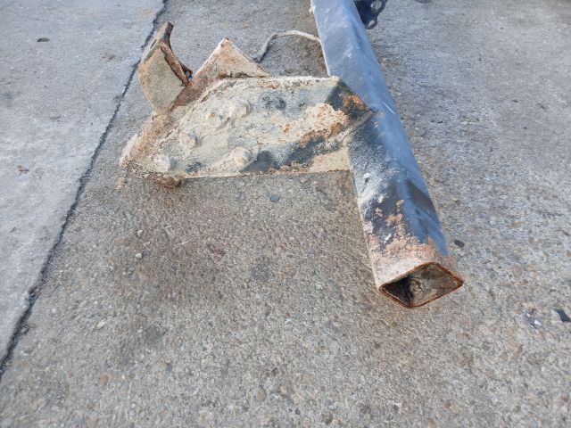 bontott MITSUBISHI L 200 Vonóhorog