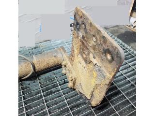 bontott MITSUBISHI L 200 Vonóhorog