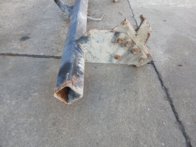 bontott MITSUBISHI L 200 Vonóhorog