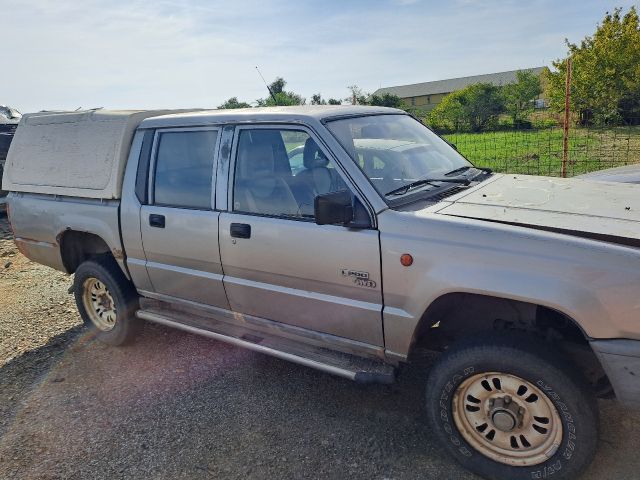 bontott MITSUBISHI L 200 Vonóhorog