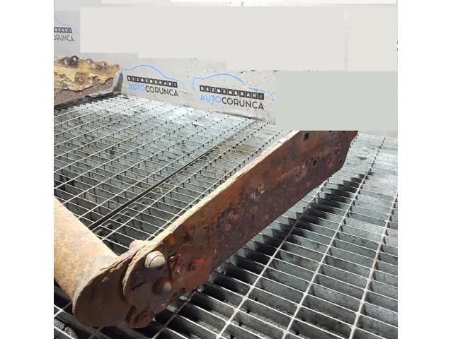 bontott MITSUBISHI L 200 Vonóhorog