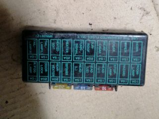 bontott MITSUBISHI L 300 Biztosítéktábla Motortér