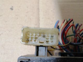 bontott MITSUBISHI L 300 Biztosítéktábla Motortér