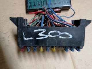 bontott MITSUBISHI L 300 Biztosítéktábla Motortér