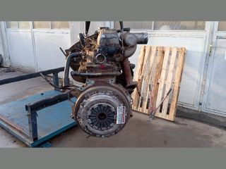 bontott MITSUBISHI L 300 Motor (Fűzött blokk hengerfejjel)