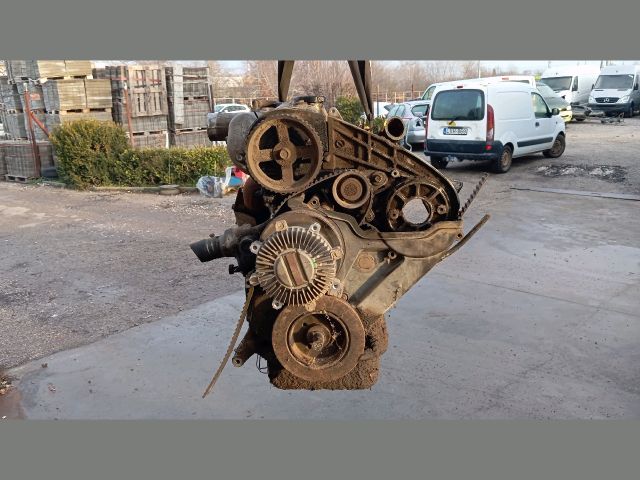 bontott MITSUBISHI L 300 Motor (Fűzött blokk hengerfejjel)