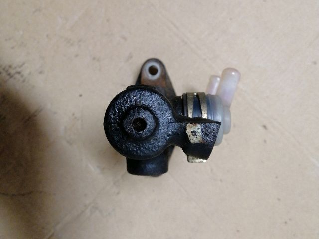 bontott MITSUBISHI L 300 Főfékhenger