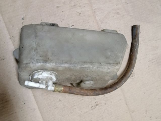 bontott MITSUBISHI L 300 Kiegyenlítő Tartály