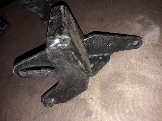 bontott MITSUBISHI L 300 Szervó Tartó Bak (Magában)